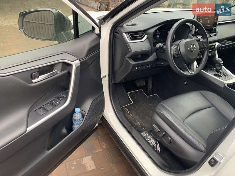 Позашляховик / Кросовер Toyota RAV4 2021 в Кривому Розі