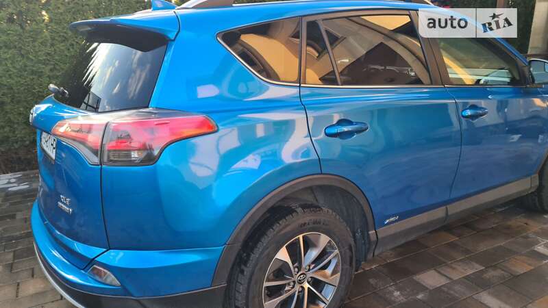Позашляховик / Кросовер Toyota RAV4 2016 в Києві