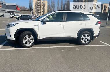 Внедорожник / Кроссовер Toyota RAV4 2019 в Киеве