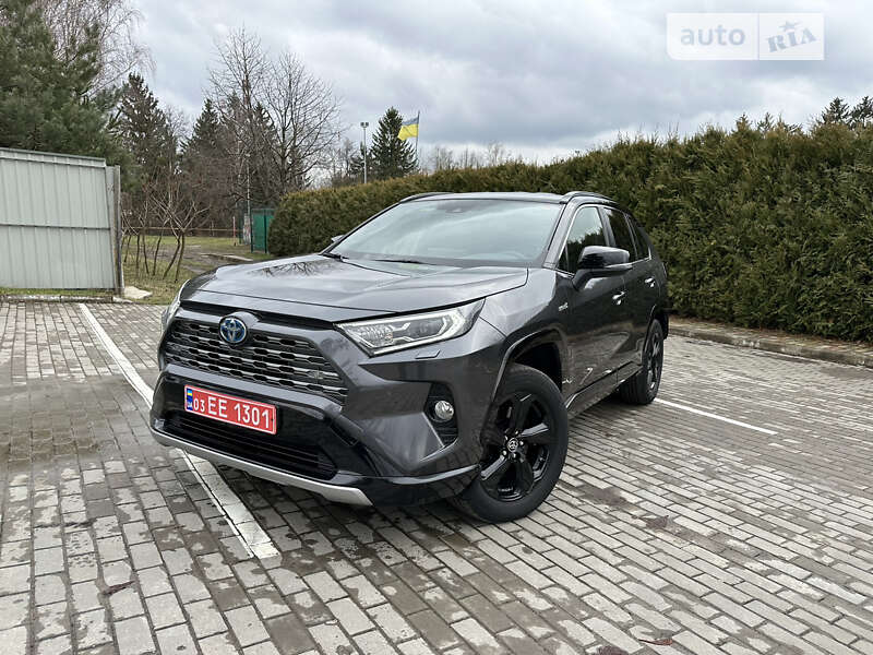 Внедорожник / Кроссовер Toyota RAV4 2019 в Луцке