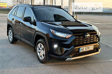 Внедорожник / Кроссовер Toyota RAV4 2021 в 