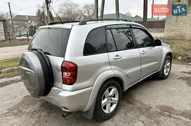 Внедорожник / Кроссовер Toyota RAV4 2005 в Магдалиновке