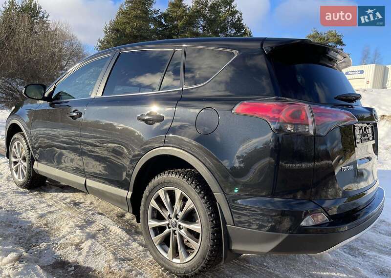 Внедорожник / Кроссовер Toyota RAV4 2018 в Бродах