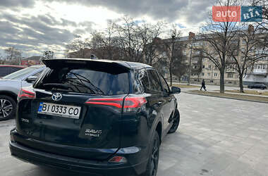Позашляховик / Кросовер Toyota RAV4 2017 в Полтаві