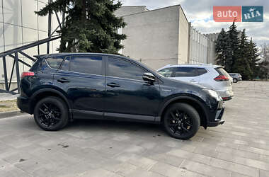 Позашляховик / Кросовер Toyota RAV4 2017 в Полтаві