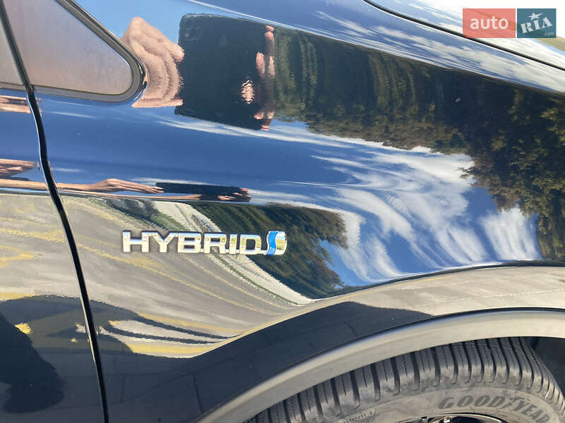 Внедорожник / Кроссовер Toyota RAV4 2017 в Полтаве