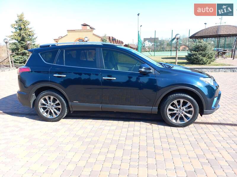 Позашляховик / Кросовер Toyota RAV4 2018 в Києві