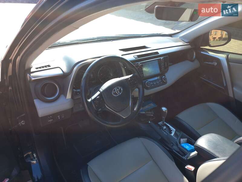 Позашляховик / Кросовер Toyota RAV4 2018 в Києві