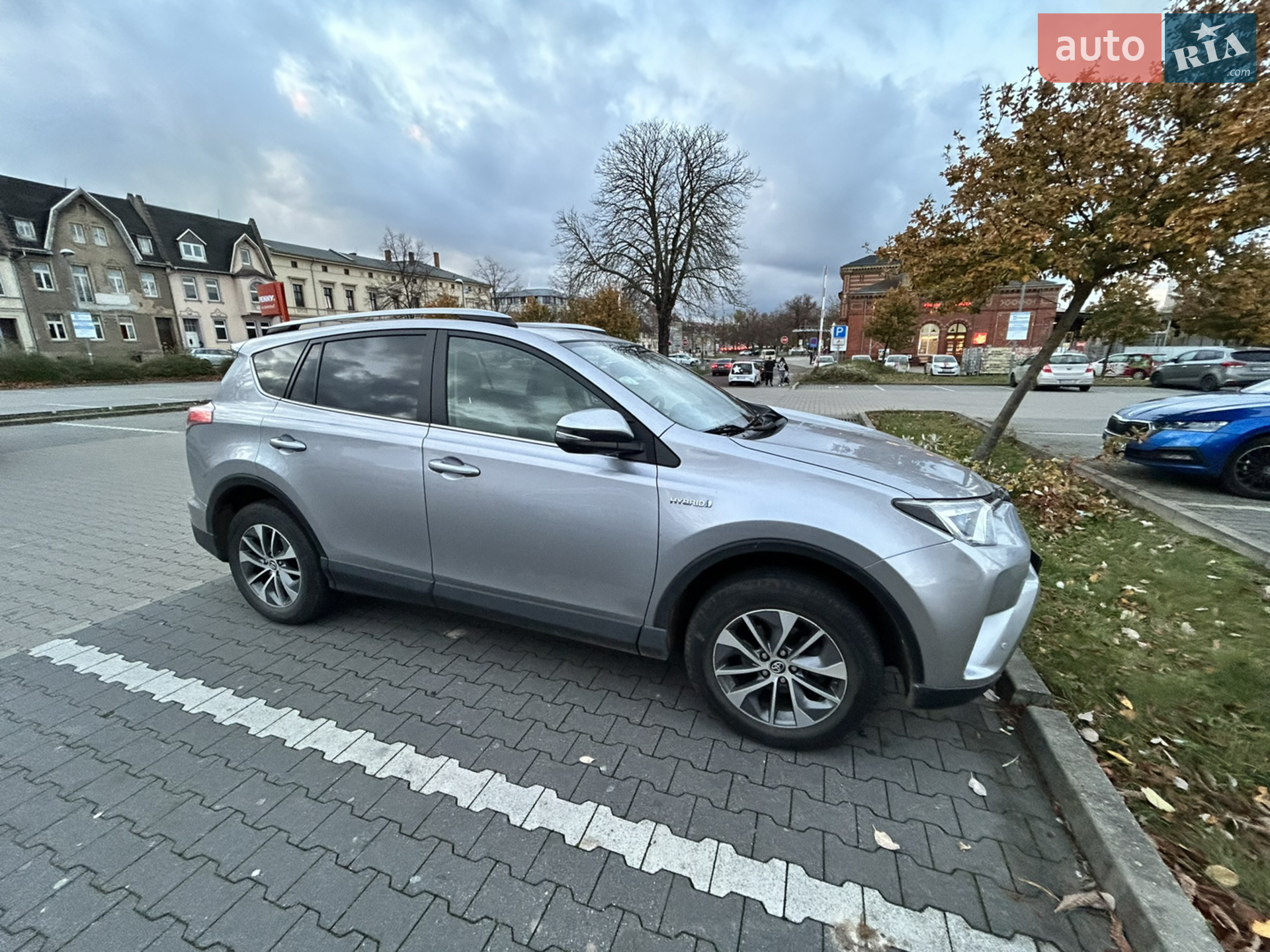 2017 Toyota RAV 4 - мініатюра 4