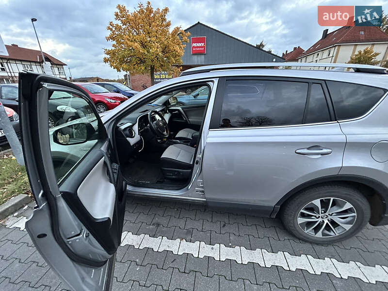 Позашляховик / Кросовер Toyota RAV4 2017 в Вишгороді