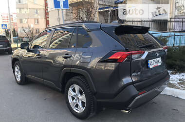 Позашляховик / Кросовер Toyota RAV4 2021 в Харкові