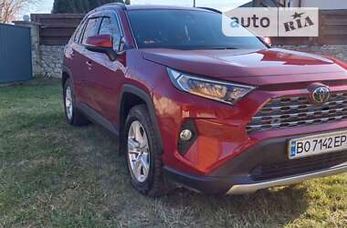 Позашляховик / Кросовер Toyota RAV4 2019 в Тернополі