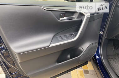 Позашляховик / Кросовер Toyota RAV4 2020 в Ірпені