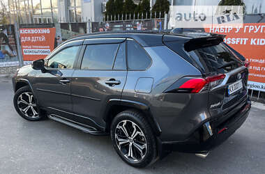 Внедорожник / Кроссовер Toyota RAV4 2021 в 