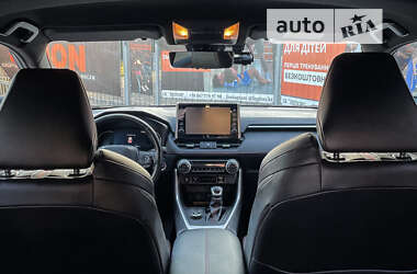 Внедорожник / Кроссовер Toyota RAV4 2021 в 