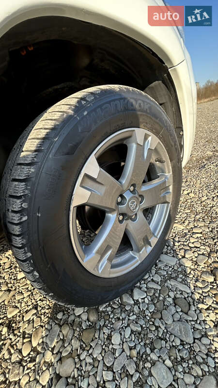 Позашляховик / Кросовер Toyota RAV4 2011 в Чернівцях фото 17 Позашляховик / Кросовер Toyota RAV4 2011 в Чернівцях
