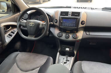 Позашляховик / Кросовер Toyota RAV4 2011 в Сумах