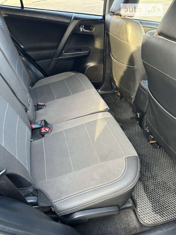 Позашляховик / Кросовер Toyota RAV4 2014 в Кривому Розі