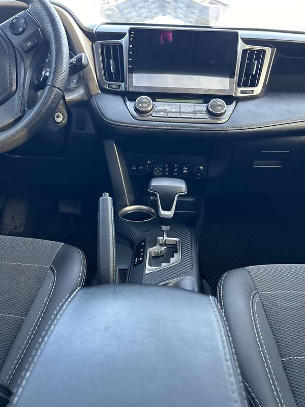 Позашляховик / Кросовер Toyota RAV4 2014 в Кривому Розі