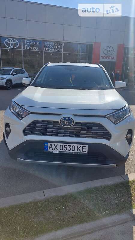 Внедорожник / Кроссовер Toyota RAV4 2021 в Харькове