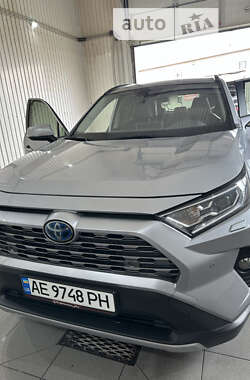 Внедорожник / Кроссовер Toyota RAV4 2021 в Кривом Роге