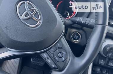 Позашляховик / Кросовер Toyota RAV4 2019 в Харкові