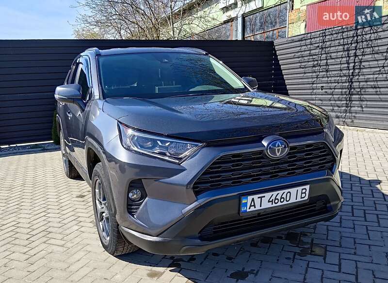 Позашляховик / Кросовер Toyota RAV4 2021 в Івано-Франківську