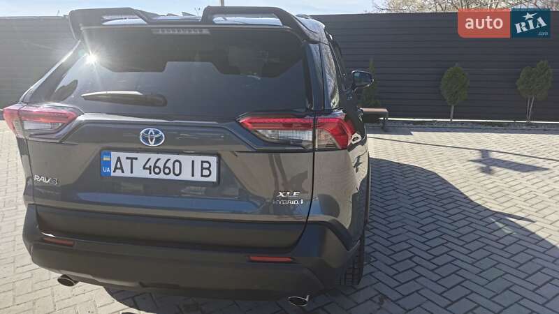 Позашляховик / Кросовер Toyota RAV4 2021 в Івано-Франківську