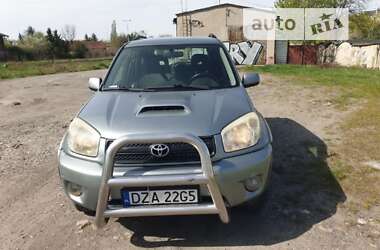 Позашляховик / Кросовер Toyota RAV4 2004 в Києві