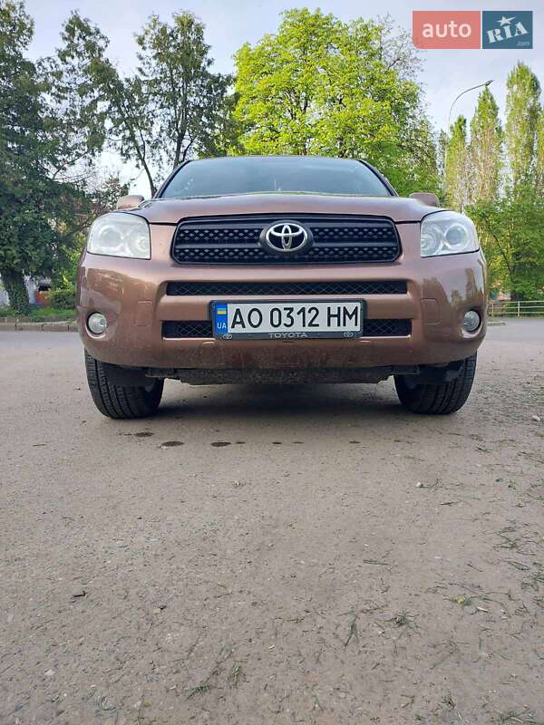 Позашляховик / Кросовер Toyota RAV4 2007 в Ужгороді