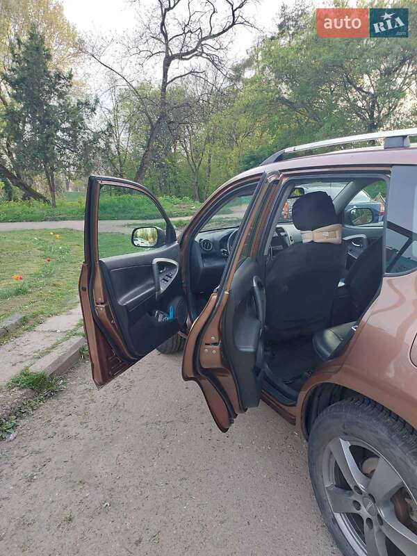 Позашляховик / Кросовер Toyota RAV4 2007 в Ужгороді