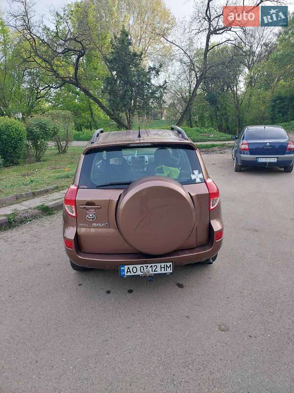 Позашляховик / Кросовер Toyota RAV4 2007 в Ужгороді