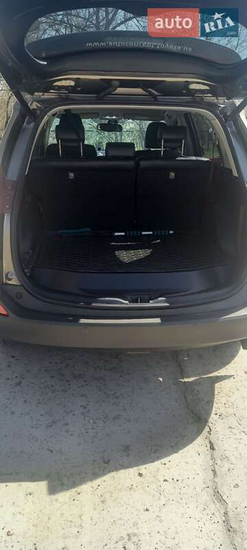 Позашляховик / Кросовер Toyota RAV4 2013 в Каневі