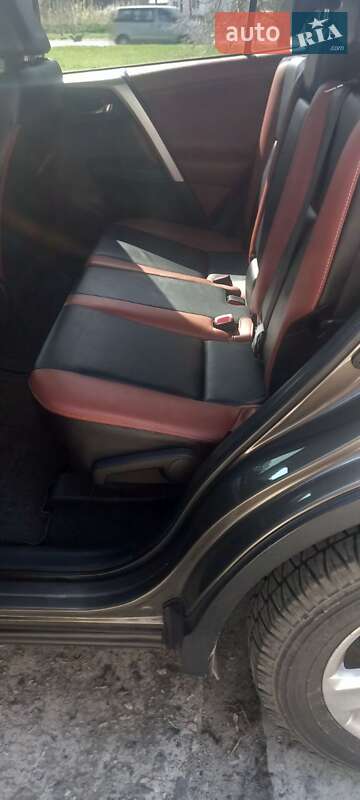 Позашляховик / Кросовер Toyota RAV4 2013 в Каневі