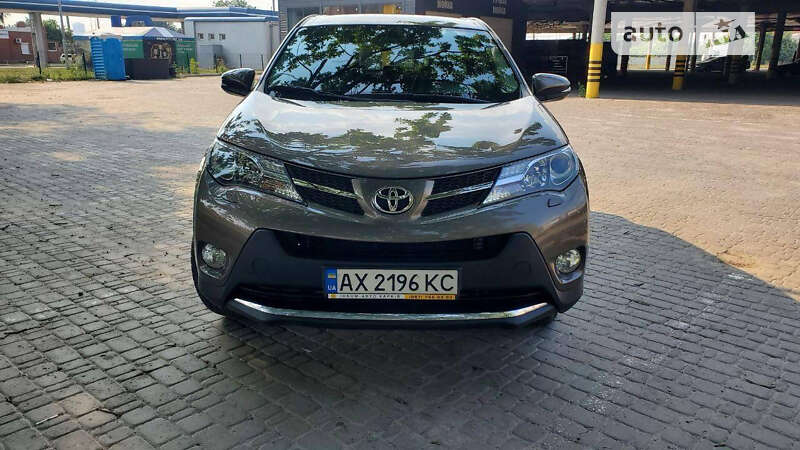 Позашляховик / Кросовер Toyota RAV4 2013 в Харкові