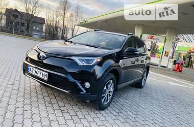 Внедорожник / Кроссовер Toyota RAV4 2016 в Богородчанах