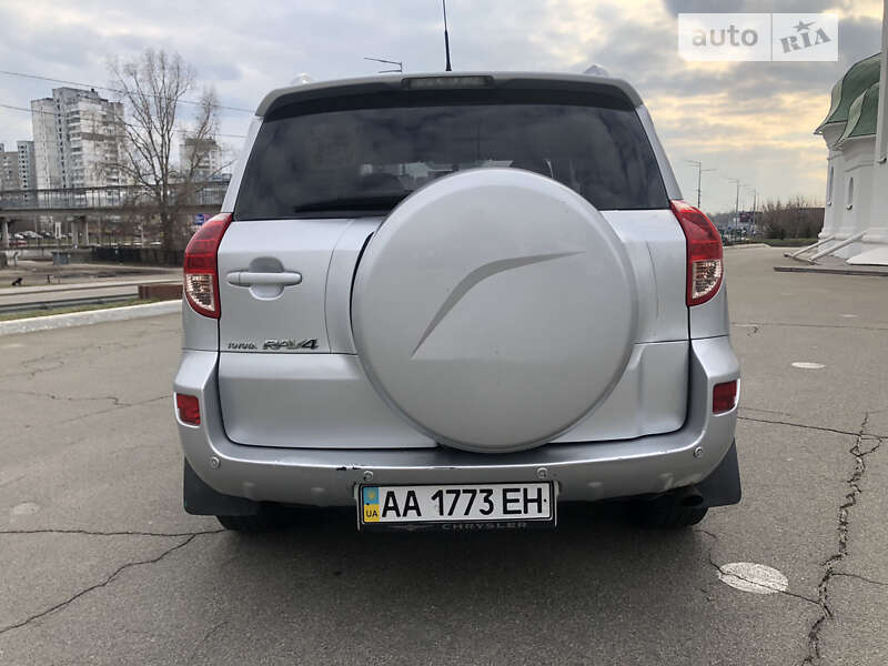 Внедорожник / Кроссовер Toyota RAV4 2007 в Киеве
