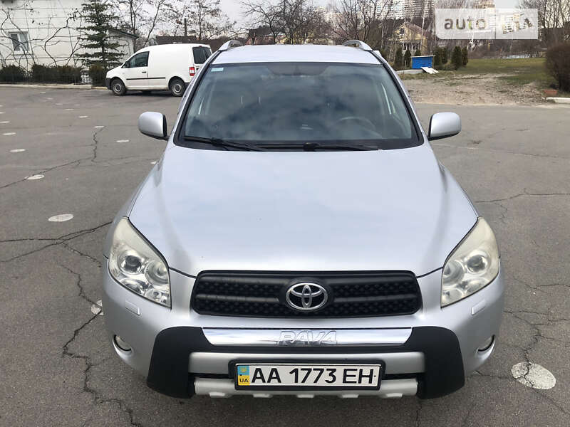 Внедорожник / Кроссовер Toyota RAV4 2007 в Киеве