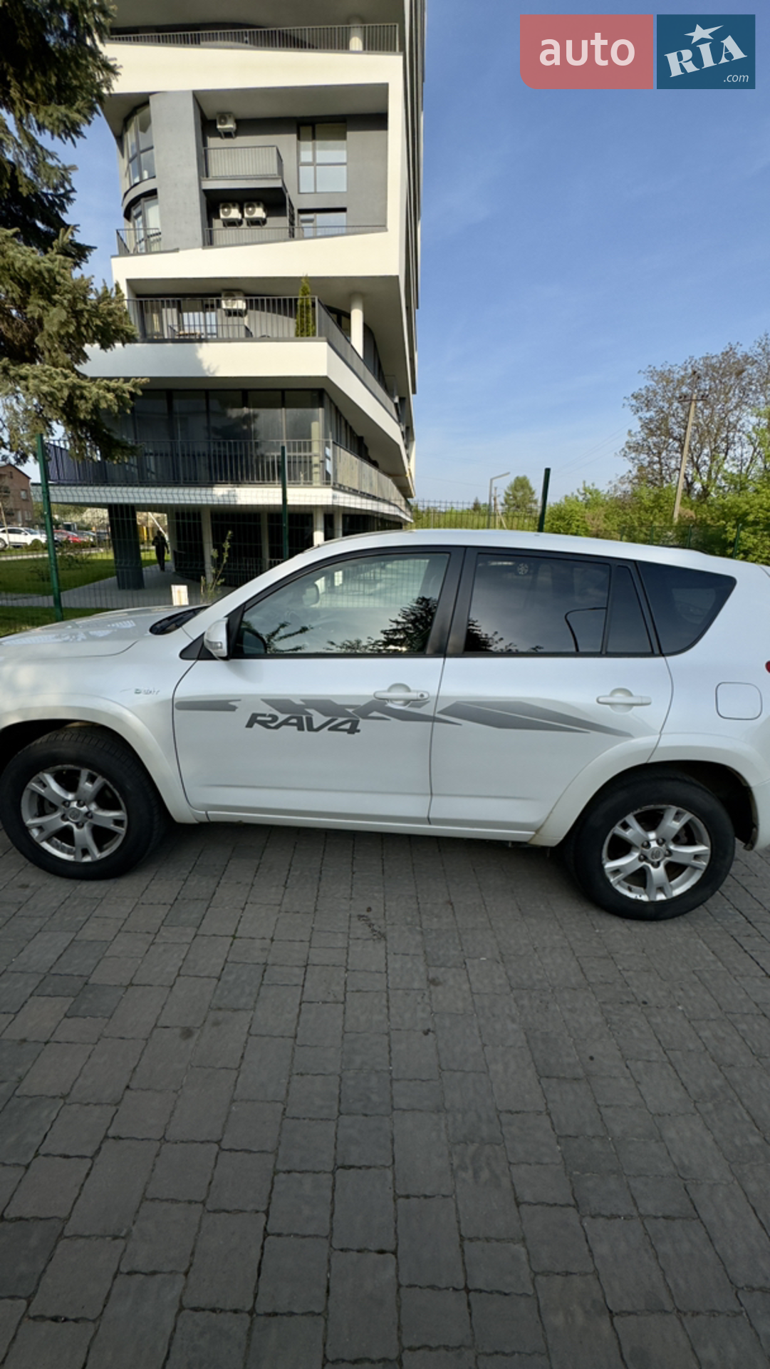 2010 Toyota RAV 4 - мініатюра 2