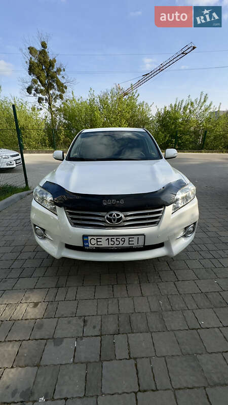 Позашляховик / Кросовер Toyota RAV4 2010 в Чернівцях