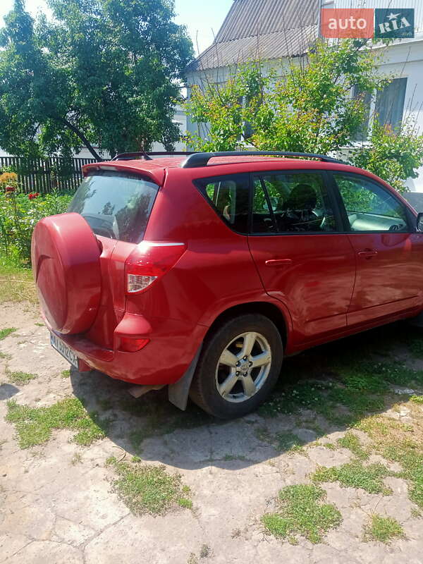 Позашляховик / Кросовер Toyota RAV4 2006 в Малині