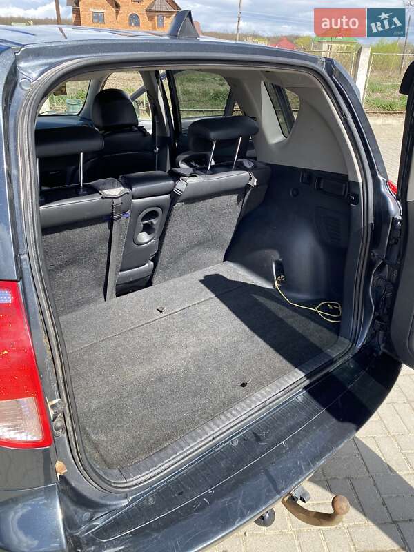 Внедорожник / Кроссовер Toyota RAV4 2006 в Сторожинце