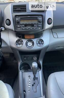 Внедорожник / Кроссовер Toyota RAV4 2007 в Золочеве