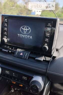 Позашляховик / Кросовер Toyota RAV4 2022 в Кривому Розі