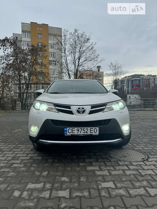 Внедорожник / Кроссовер Toyota RAV4 2014 в Черновцах