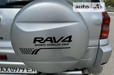 Внедорожник / Кроссовер Toyota RAV4 2002 в Запорожье