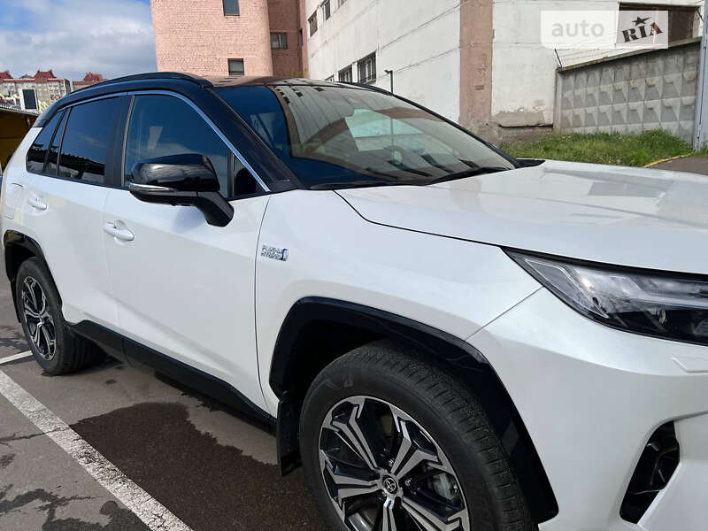 Внедорожник / Кроссовер Toyota RAV4 2022 в Киеве