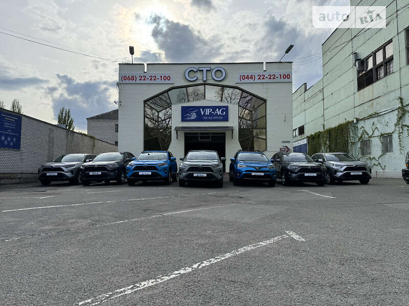 Внедорожник / Кроссовер Toyota RAV4 2020 в Киеве