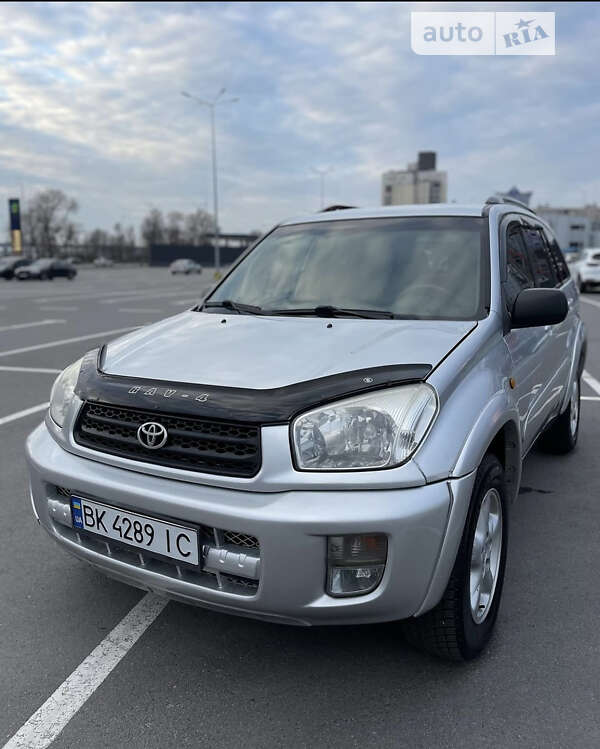 Позашляховик / Кросовер Toyota RAV4 2002 в Києві