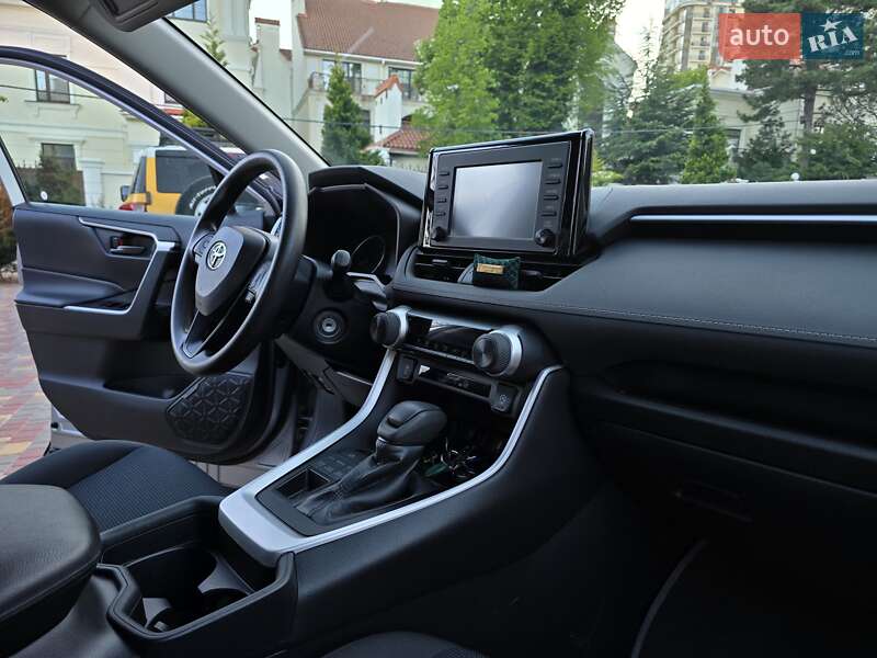 Внедорожник / Кроссовер Toyota RAV4 2020 в Одессе